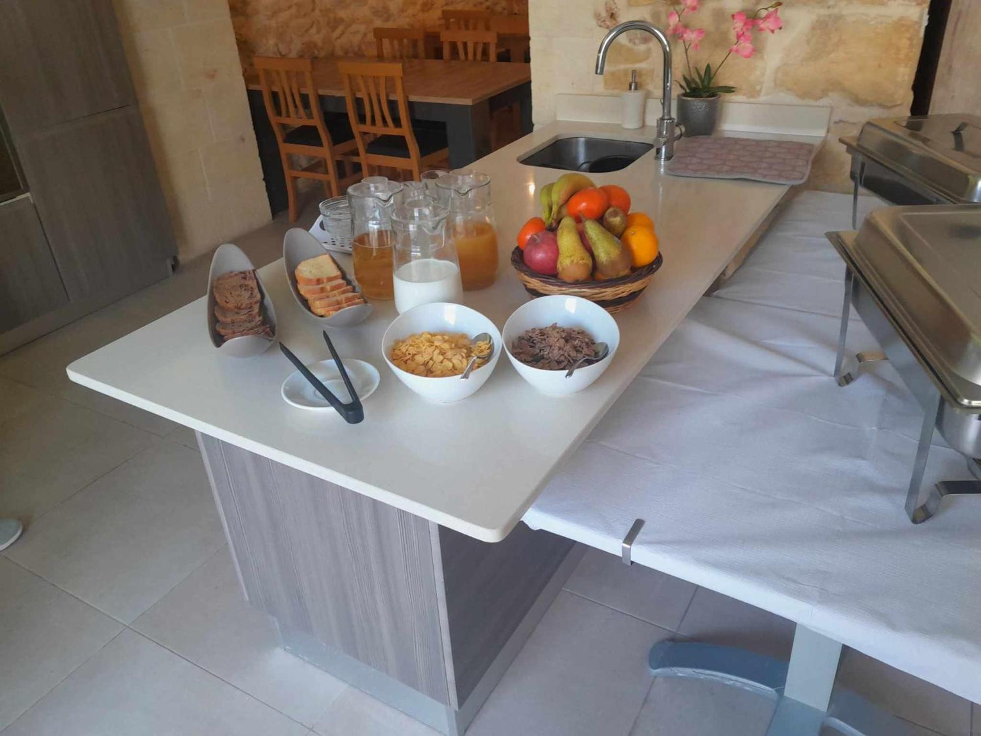 The Cloisters Bed And Breakfast Xagħra Exterior foto