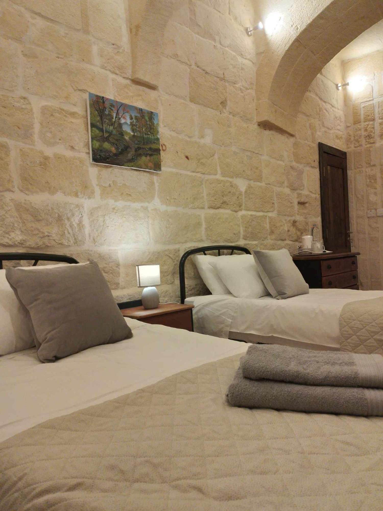 The Cloisters Bed And Breakfast Xagħra Exterior foto