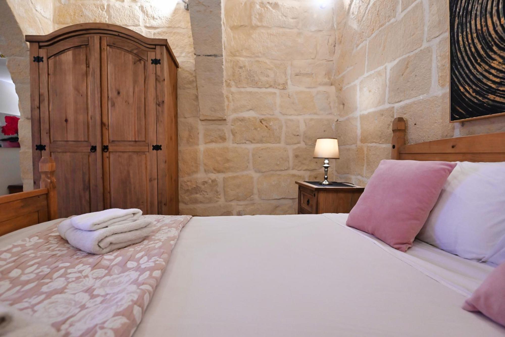 The Cloisters Bed And Breakfast Xagħra Exterior foto