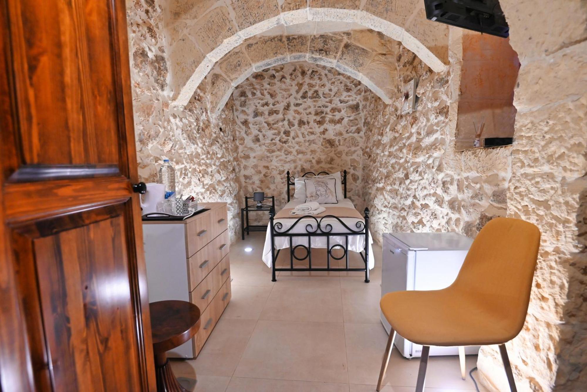 The Cloisters Bed And Breakfast Xagħra Exterior foto