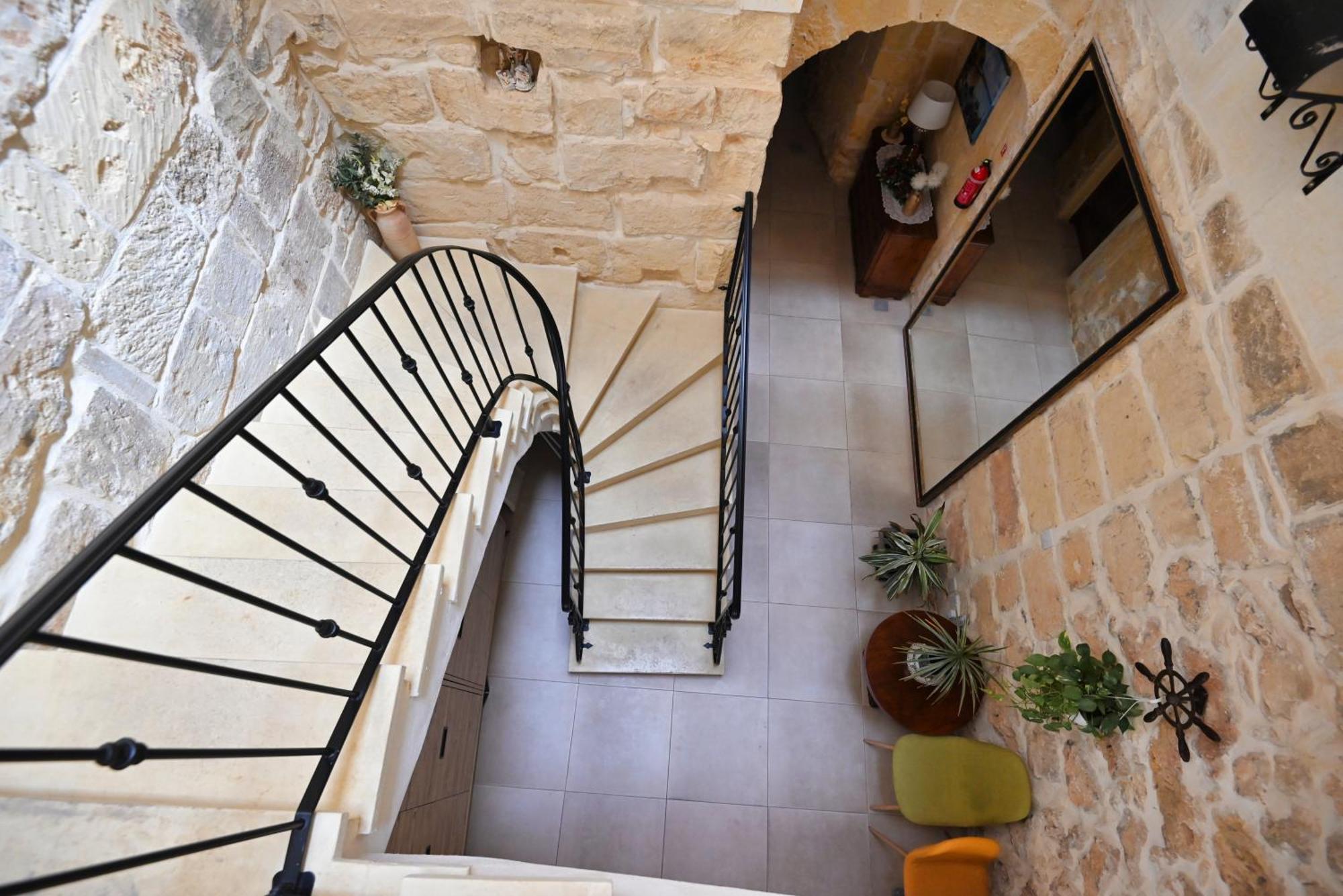 The Cloisters Bed And Breakfast Xagħra Exterior foto