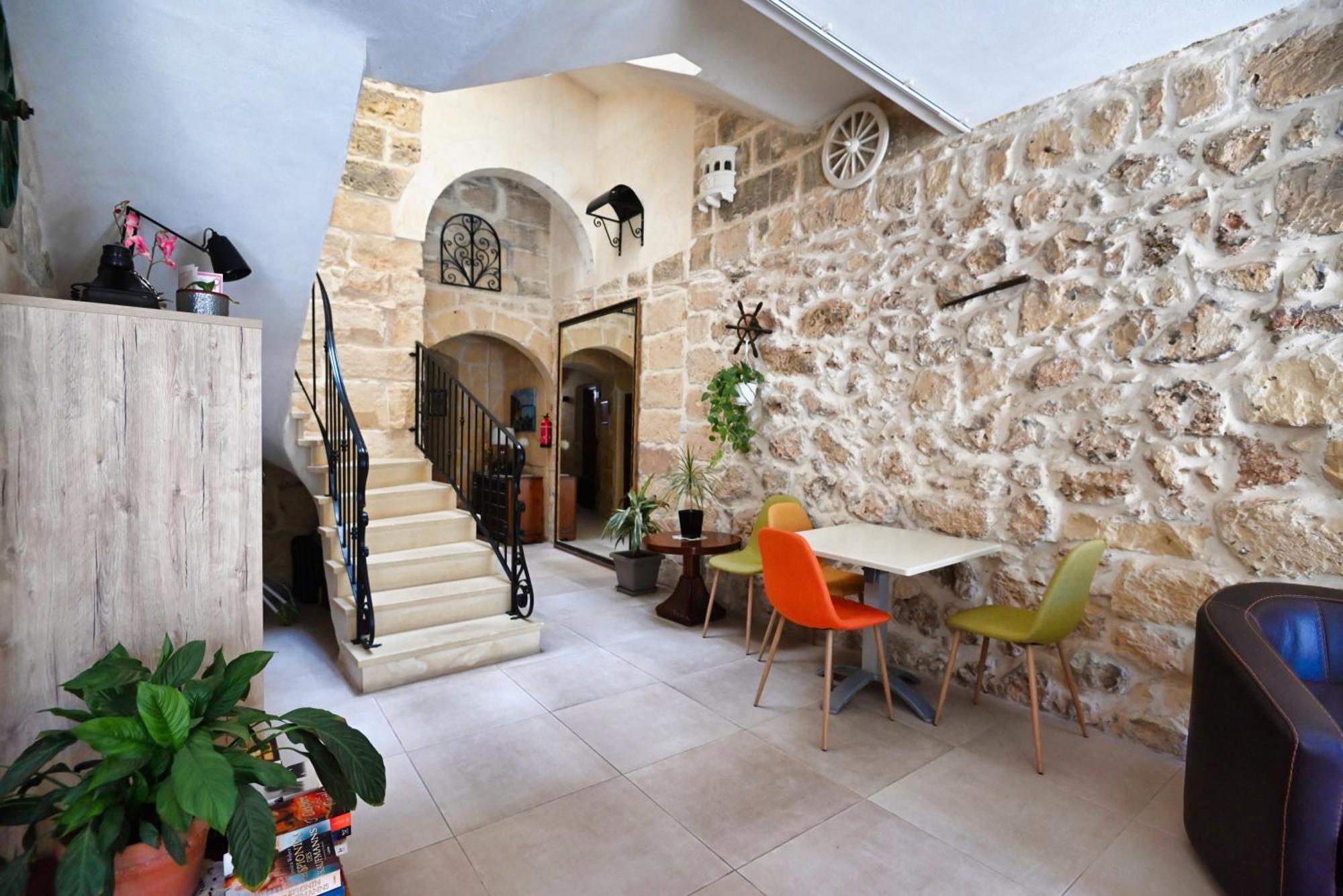 The Cloisters Bed And Breakfast Xagħra Exterior foto