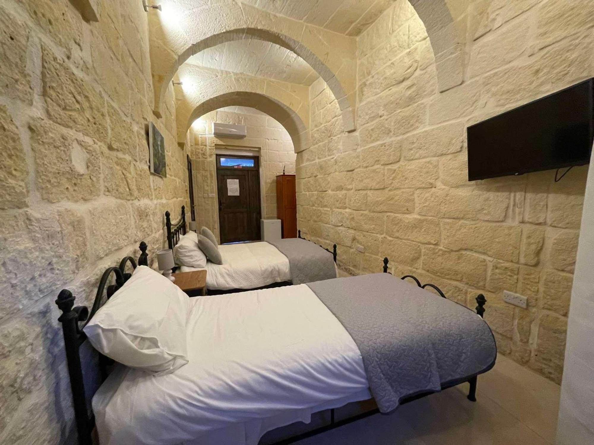 The Cloisters Bed And Breakfast Xagħra Exterior foto